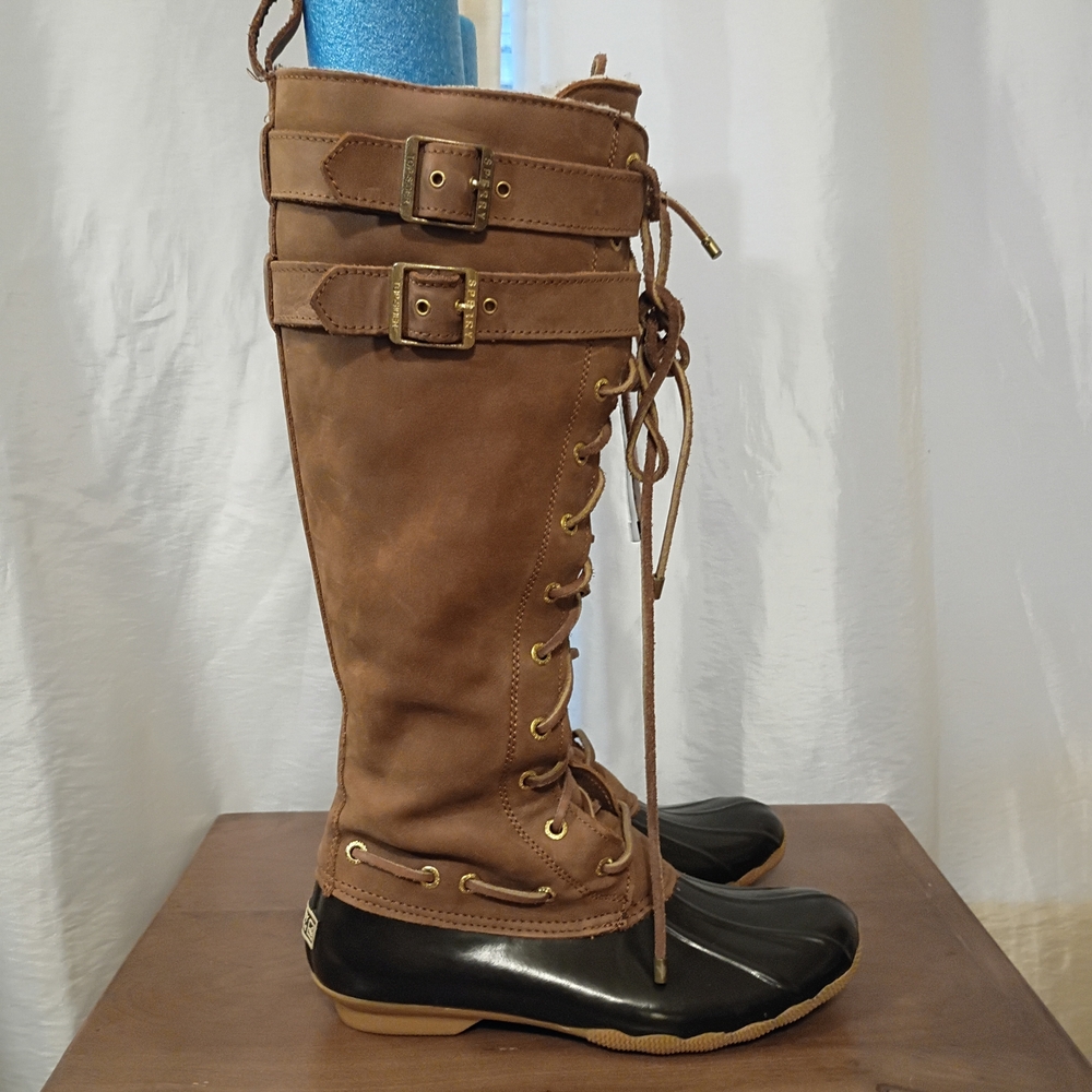 Sperry Tan and Black Women's Winter Boots